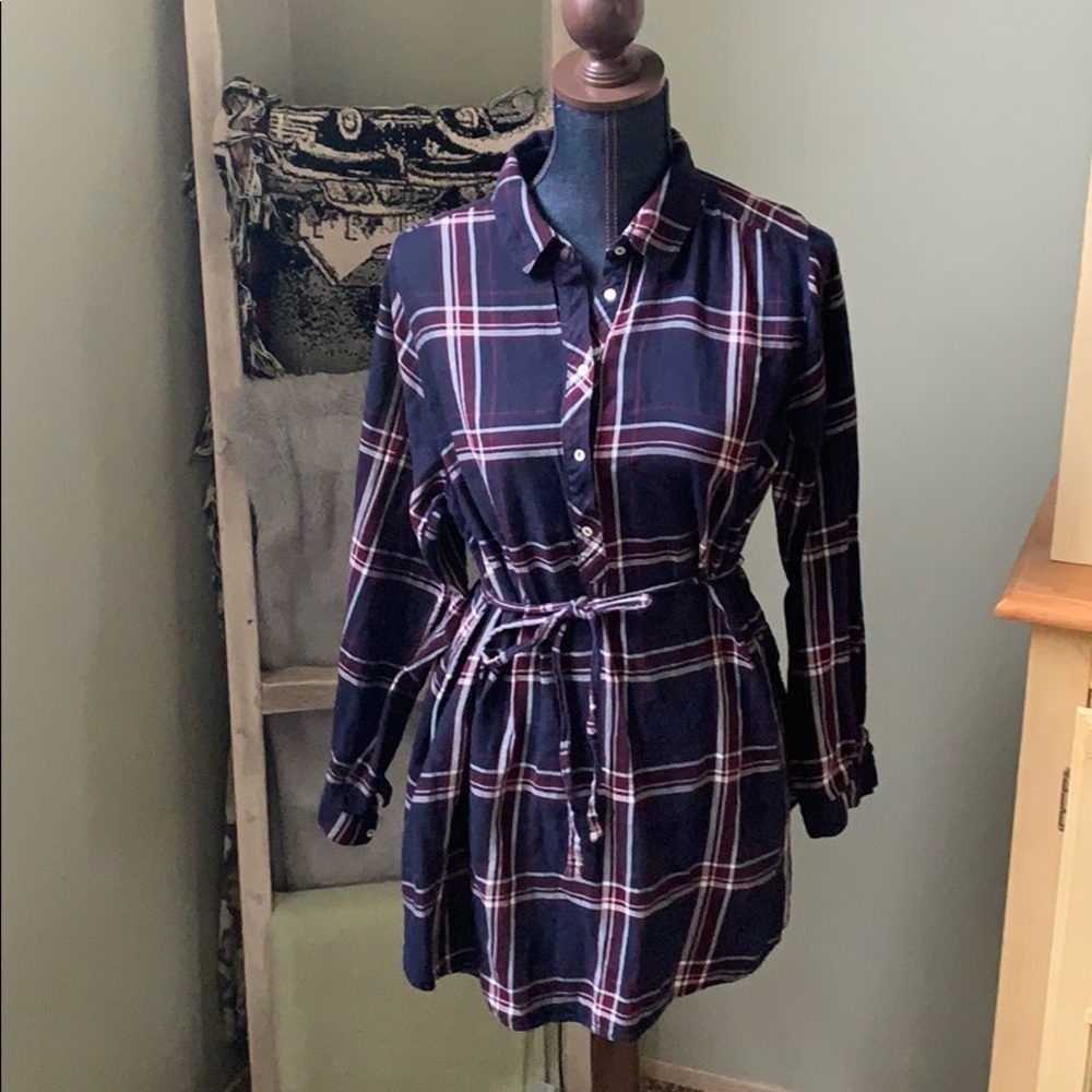 H&M Maternity size large blue plaid shirt